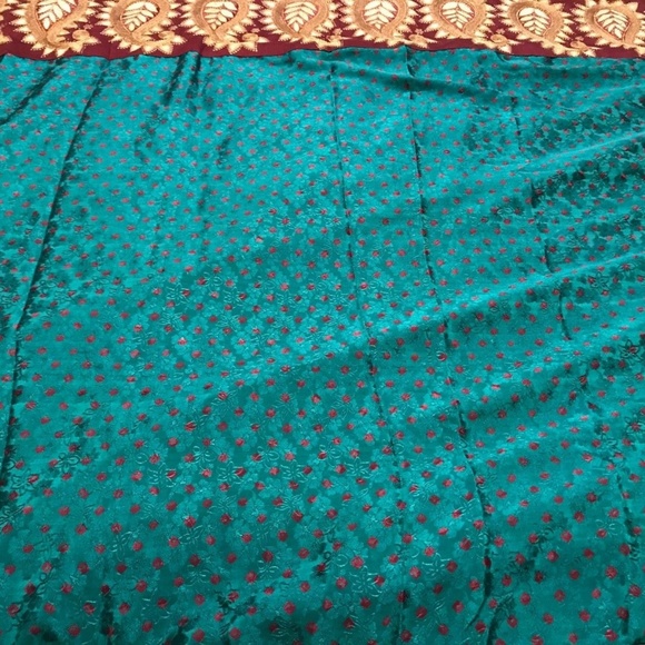 Designer Gorgeous Georgette Soft Green Maroon Sari - Picture 3 of 3